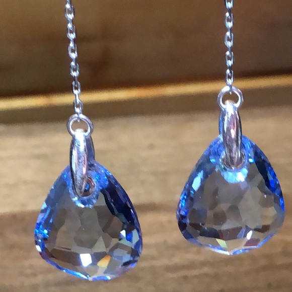 Teardrop Blue Crystal Dangling Earrings On Silver Tone Wire - Picture 6 of 9